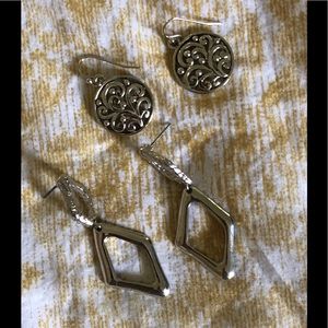 🔥🔥 2 pairs silver earrings 🔥🔥